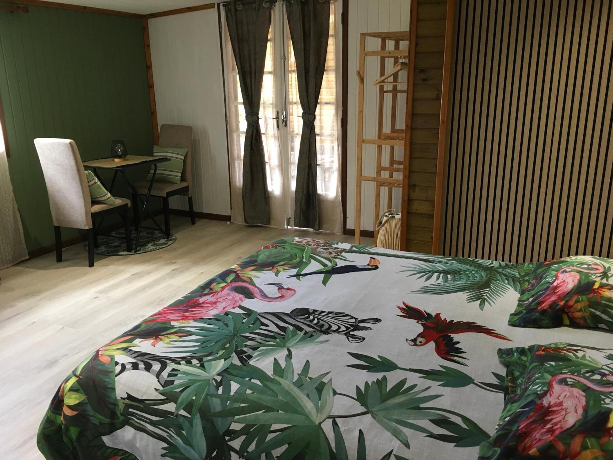 Bed and Breakfast Ti Kaz Hoareau Салази Экстерьер фото